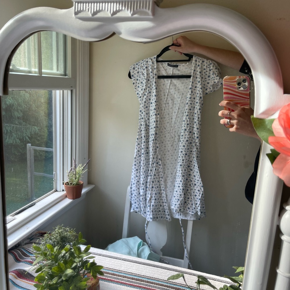 Brandy Melville white wrap dress (blue flowers)